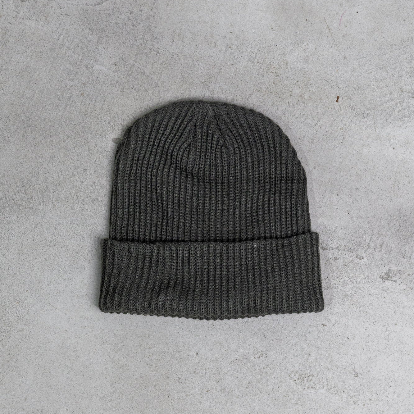 CHARCOAL ESSENTIAL BEANIE
